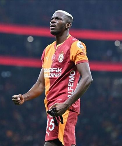 Osimhen’den büyük hareket! Yardım çağrısını görünce ameliyat masraflarını üstlendi