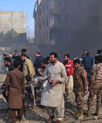Pakistan’da tren saldırısı: En az 20 ölü, onlarca yaralı