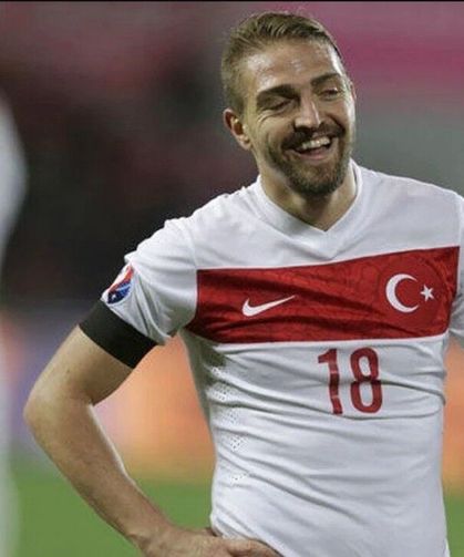 Caner Erkin futbolu bıraktı
