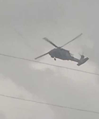 Dolu ve yağmura yakalanan askeri helikopter zor anlar yaşadı