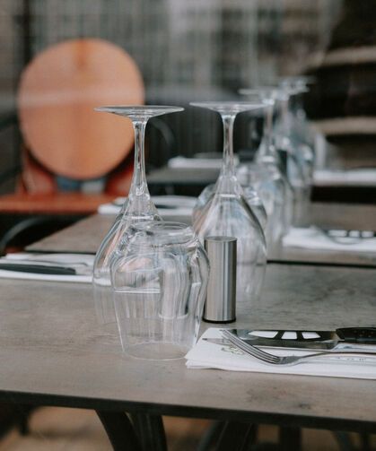Restoranlarda yeni dönem! Tek kullanımlıklar geri çekiliyor