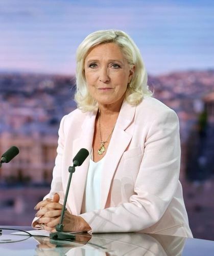 Yolsuzlukla suçlanmıştı: Fransız siyasetçi Le Pen, cumhurbaşkanlığı adaylığını duyurdu