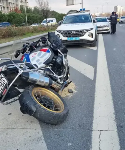 Esenler'de Motosiklet kazası: Bariyerlere çarpan sürücü yaralandı