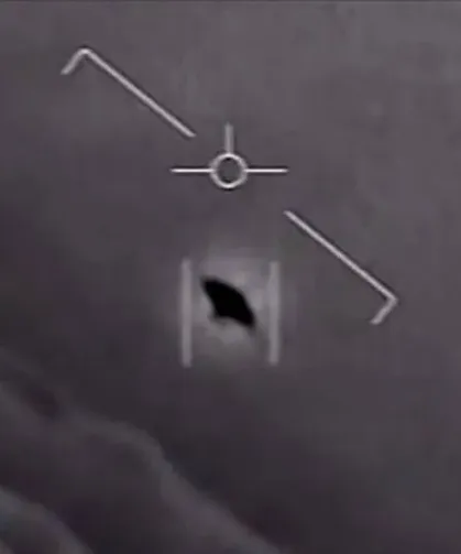 Pentagon'dan yeni UFO arşivi: Takip edilemeyecek kadar hızlı