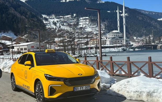 Trabzon yollarında bir ilk: Togg T10F sarı taksi oldu