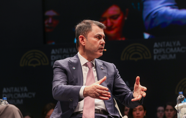 Bakan Kurum Antalya Diplomasi Forumu'nda: Ya kötü gidişata 'dur' diyeceğiz, ya da birer afetzede olarak kayıtlara düşeceğiz