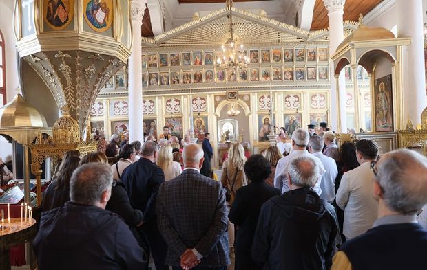 Edirne'deki Bulgar Ortodoks Kilisesi'nde Yunanca ayin gerginliği! Cemaatler birbirine girdi