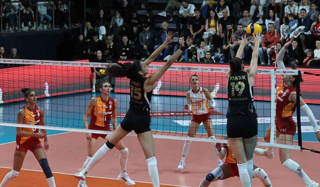 VakıfBank Galatasaray’ı set vermeden mağlup etti!