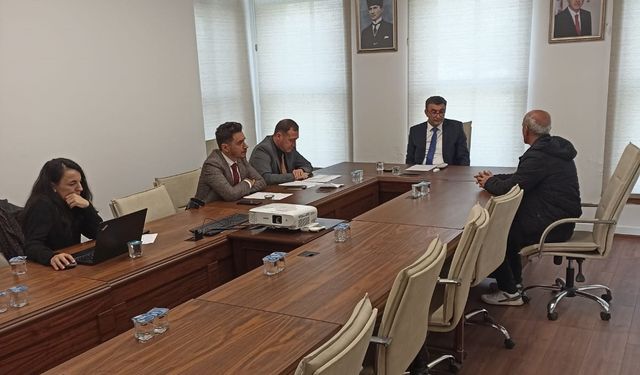 Kağıthane Mülki amiri halkın derdini dinliyor