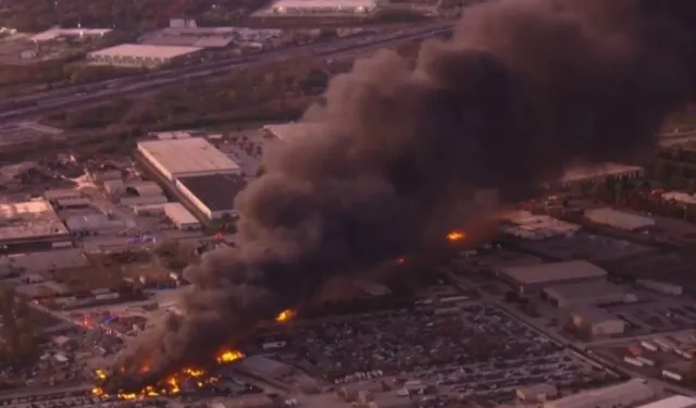 ABD'de düşen kargo uçağı bomba gibi patladı: 7 ölü, 11 yaralı