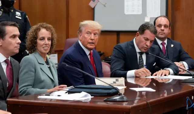 Trump, 2020 seçim müdahalesiyle suçlananları affetti