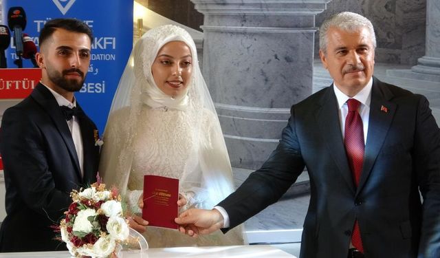 Konya’da 35 çift toplu nikah töreniyle hayatlarını birleştirdi