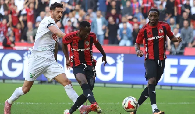 Dört gollü maçta puanlar paylaşıldı