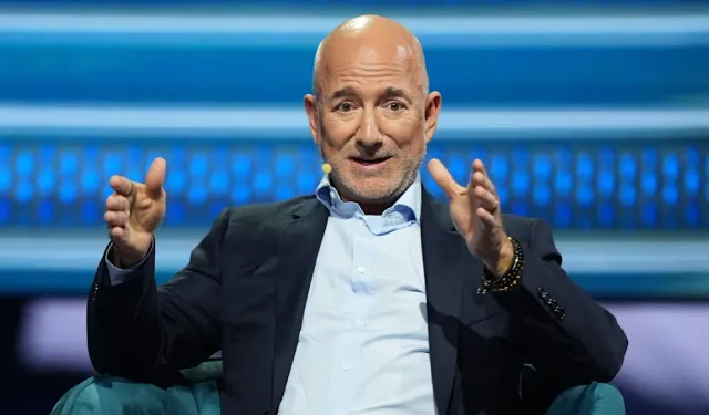 Amazon patronu etkinlikte sürpriz yaptı!