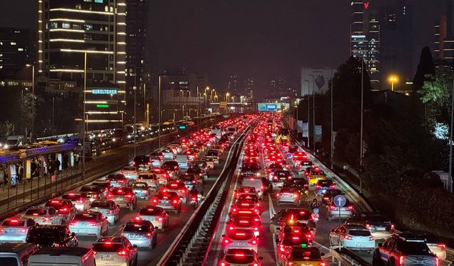 İstanbul'da akşam trafiği: Yoğunluk yüzde 83