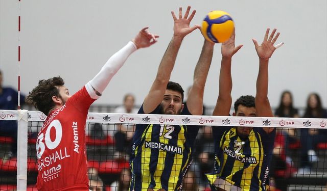 Voleybol'da Fenerbahçe Medicana Alanya'yı set vermeden yendi