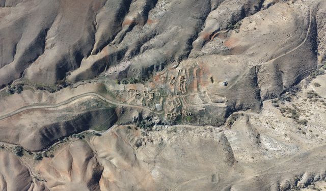 Sanki hiç olmamış gibi! 35 yıl önce terk edilen köy haritadan silindi