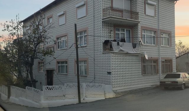 20 yaşındaki anne bebeğini havalandırma boşluğuna attı