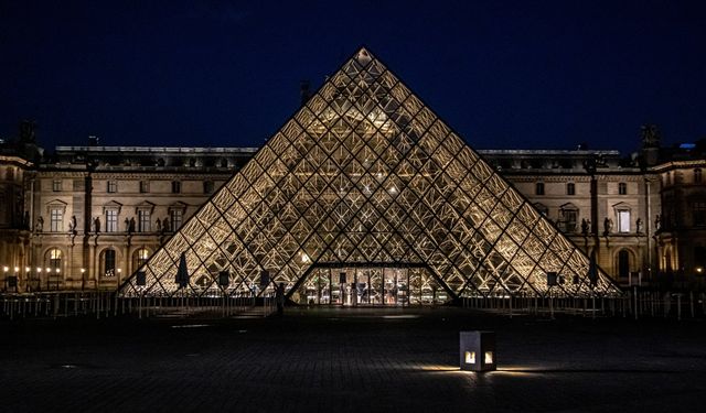 Max Fransız zekası! Louvre müzesinin şifresi: LOUVRE