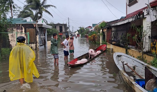 Filipinler’i Fung-wong tayfunu vurdu: 1 milyon kişi tahliye edildi