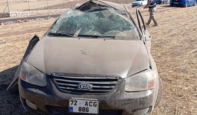 Siirt'te korkunç kaza! Camdan fırlayan çocuk can verdi