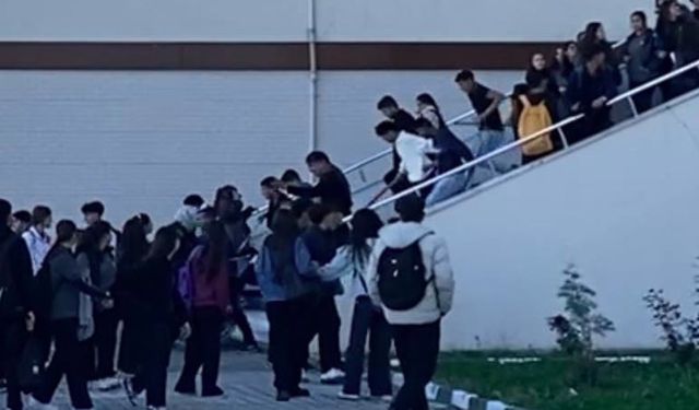 Iğdır'da bir okulu sopalarla basıp öğrencileri dövdüler!