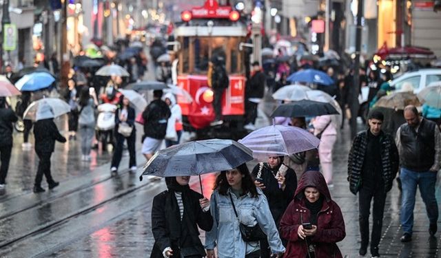 Şemsiyesiz çıkan yandı! Meteoroloji'den 30 ile sağanak uyarısı!
