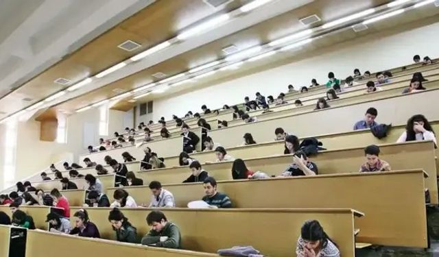 YÖK Başkanı tarih verdi! Üniversiteden 3 yılda mezun olunacak