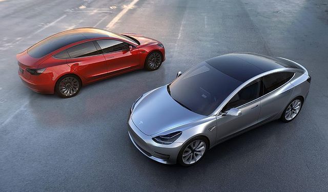Tesla Avrupa'da dibe vurdu