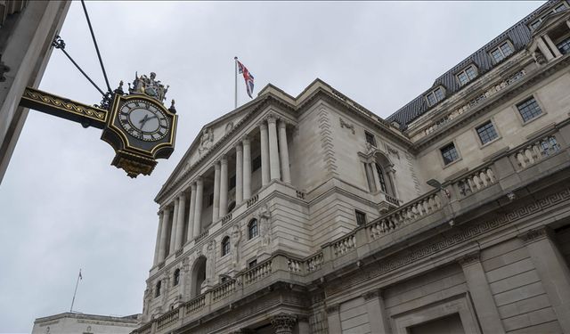 İngiltere Merkez Bankası faizi sabit tuttu