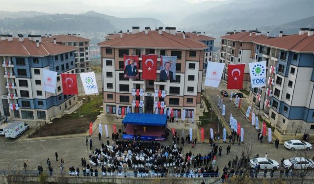Karabük'te TOKİ'nin inşa ettiği 280 konut sahiplerine teslim edildi
