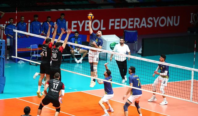 Arabica Coffee House Erkekler 1. Ligi'nde heyecan on üçüncü hafta maçlarıyla devam ediyor.