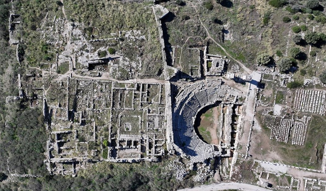 Xanthos Antik Kenti turist akınına uğruyor