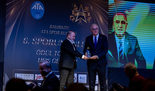 Voleybol Federasyon başkanı Mehmet Akif Üstündağ ödüle layık görüldü