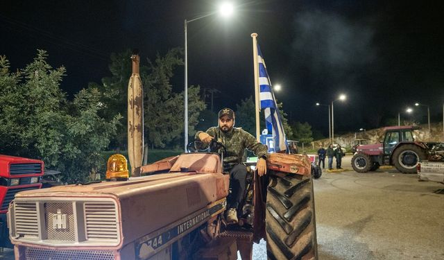 Yunanistan’da çiftçiler yol kapatacak