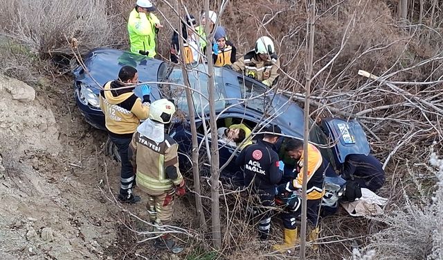 Ankara'da bir otomobil devrildi: 3 ölü