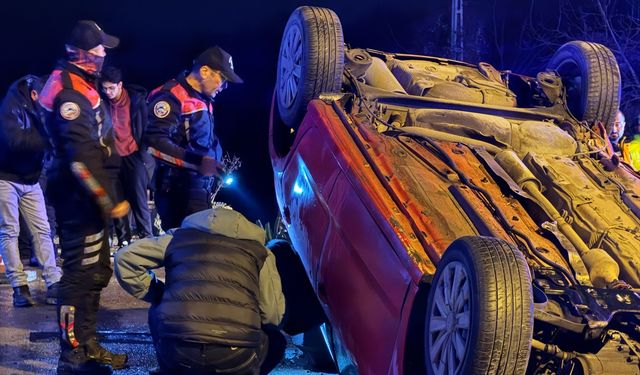 Bartın'da polisin "dur" ihtarına uymadı, 3 kişiyi yaraladı