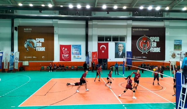 Ödüllü Voleybol Turnuvası Köyceğiz’de başladı