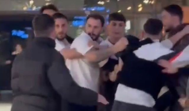 Maltepe'de AVM'de kavga çıktı: Tekmeler havada uçuştu