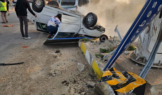 Takla atan araç hurdaya döndü: Gelin ve kaynana yaralandı