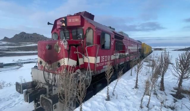 Kars'ta feci tren kazası: 1 kişi hayatını kaybetti