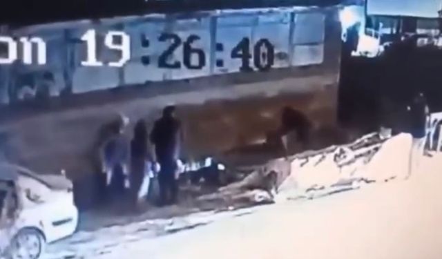 Başıboş sokak köpeği 3 kişiye saldırdı