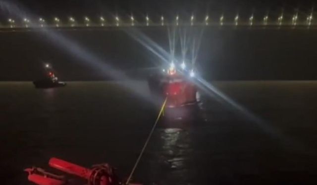 Çanakkale Boğazı'nda arızalanan gemi kurtarıldı