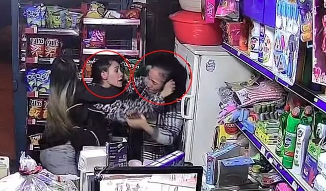 Markette gelin-kaynana kavgası! Saç saça baş başa saldırdıkları anlar kamerada