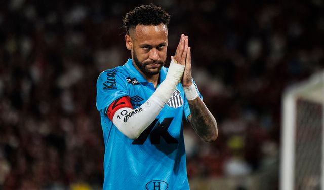 Neymar hat-trick yaptı Santos'u kümede tuttu