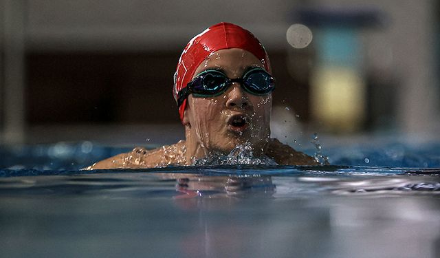 Genç para yüzücü Muhammed Ali milli takımı hedefliyor