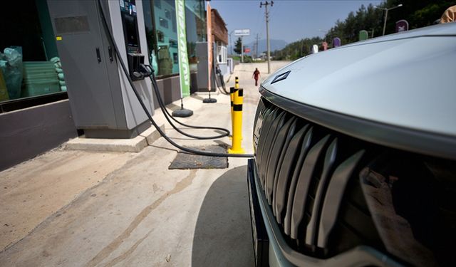 Yüzde 110 arttı! Elektrikli otomobil sayısı 350 bine dayandı