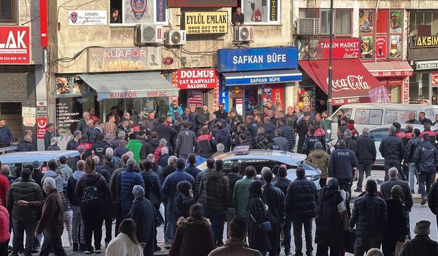 Trabzon'da sokak ortasında bıçaklı kavga: 1'i ağır 8 yaralı