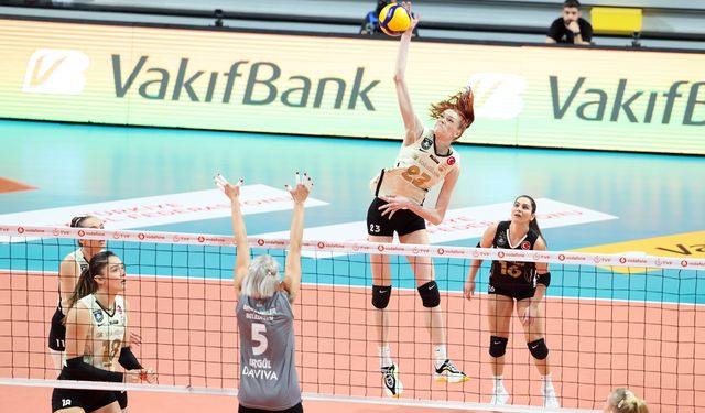 Lider Vakıfbank yoluna kayıpsız devam ediyor