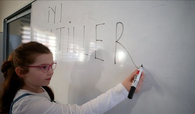 15 tatil bitti mi? Bu hafta okullar açılıyor mu? İkinci ara tatil ne zaman? Yaz tatili ne zaman başlayacak?